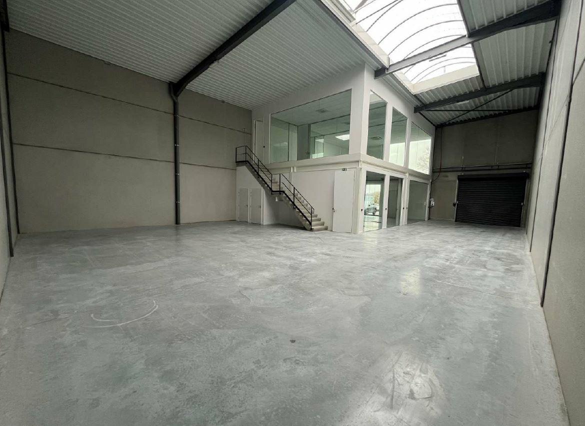 Local d'activité Neuville-en-Ferrain 420m² Location local d'activité Neuville-en-Ferrain Nord OLACT2532204 1